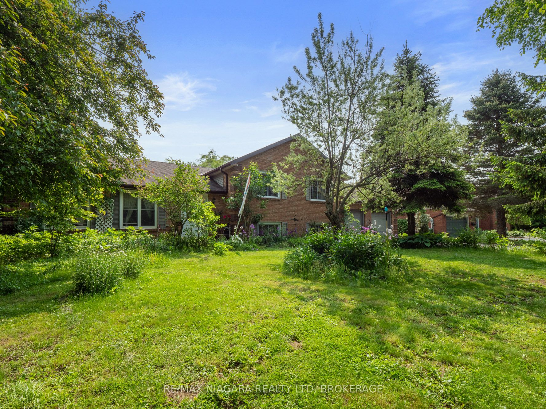 10 Beverly Glen Drive