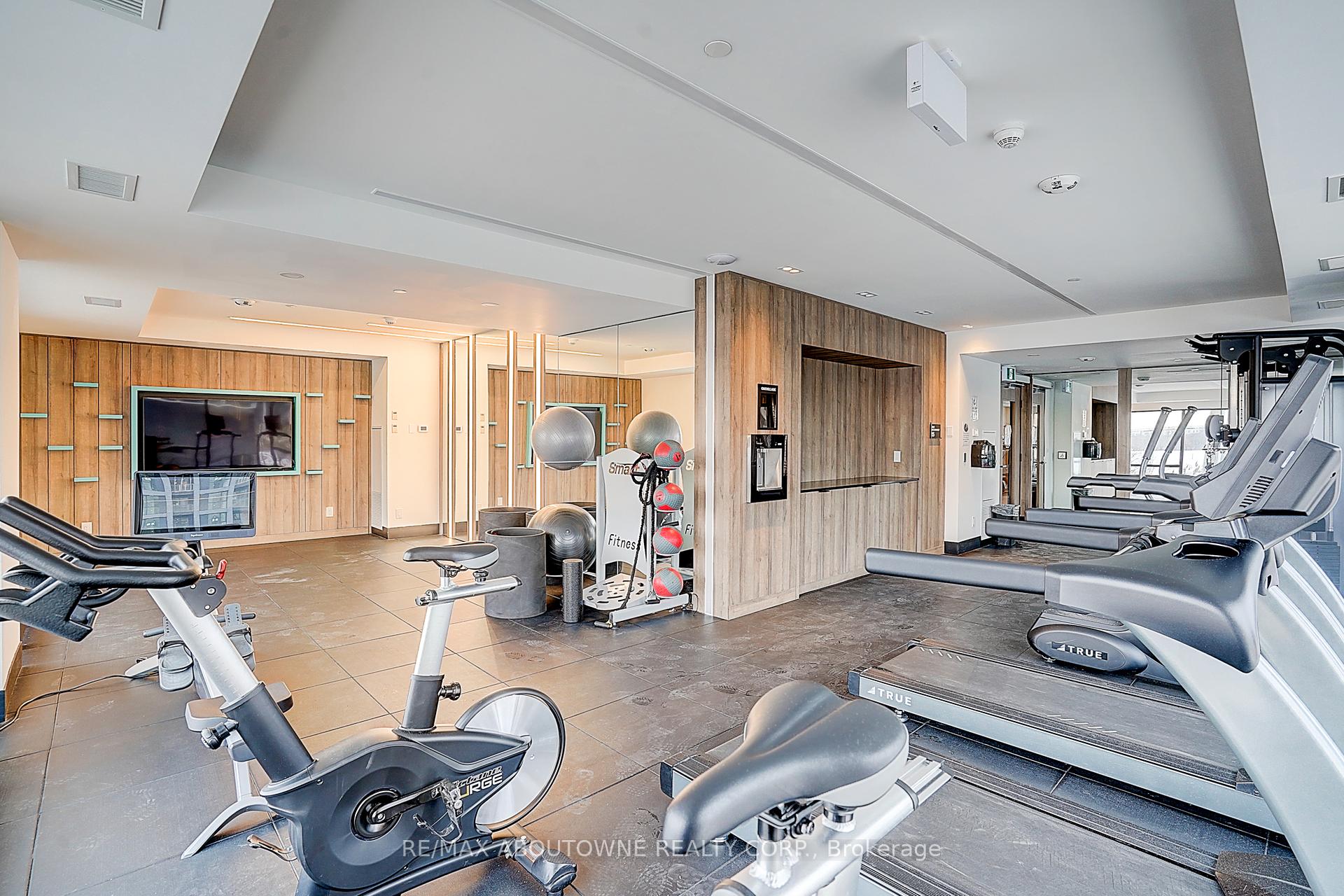 1 Bedroom Condo at 335 Wheat Boom,  Oakville For sale