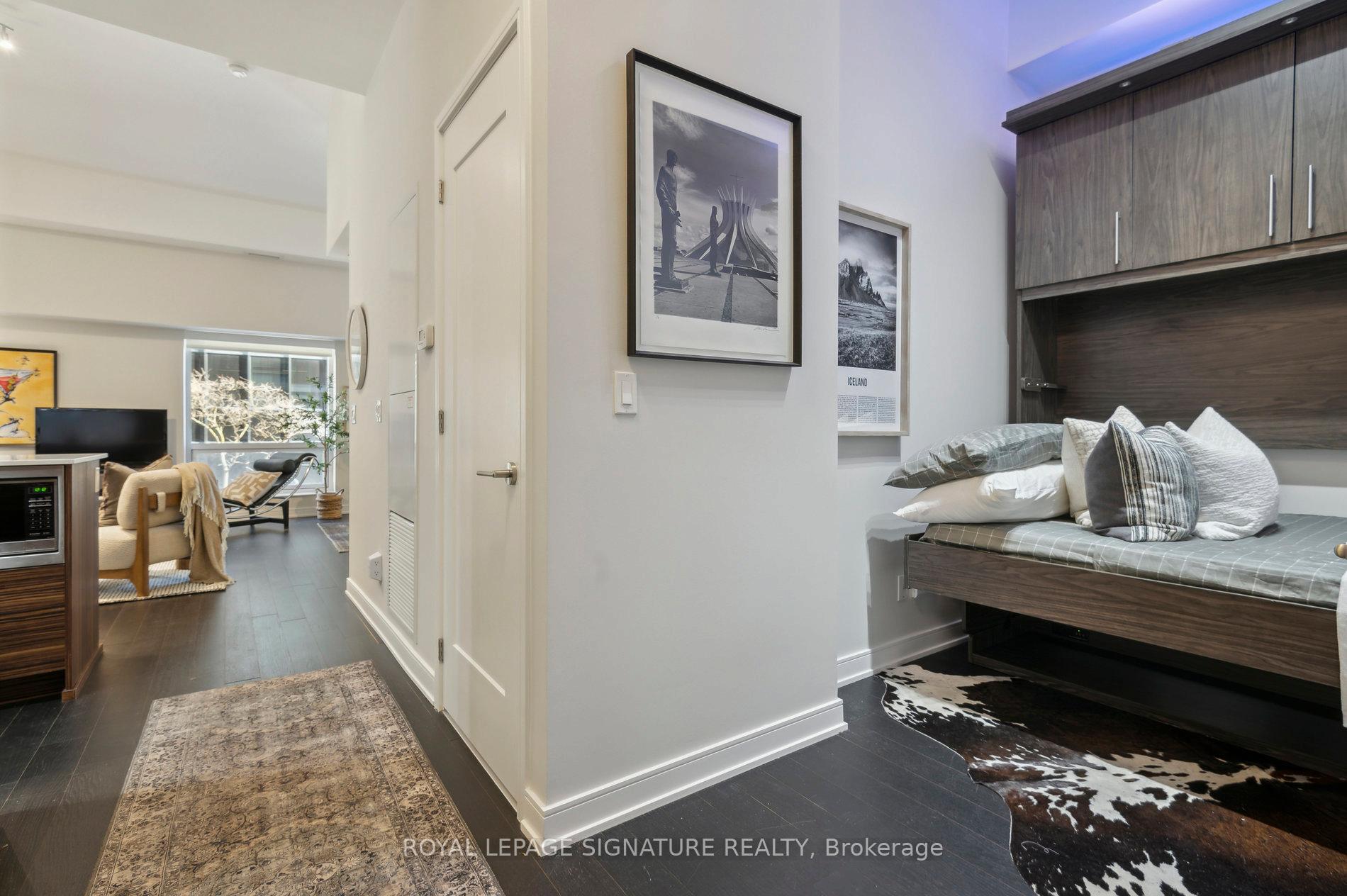 2 Bedrooms Condo at 88 Scott, Toronto For sale