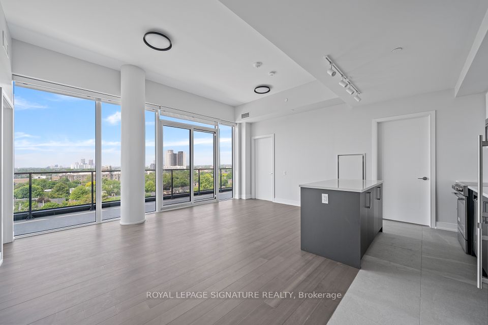 664 Spadina