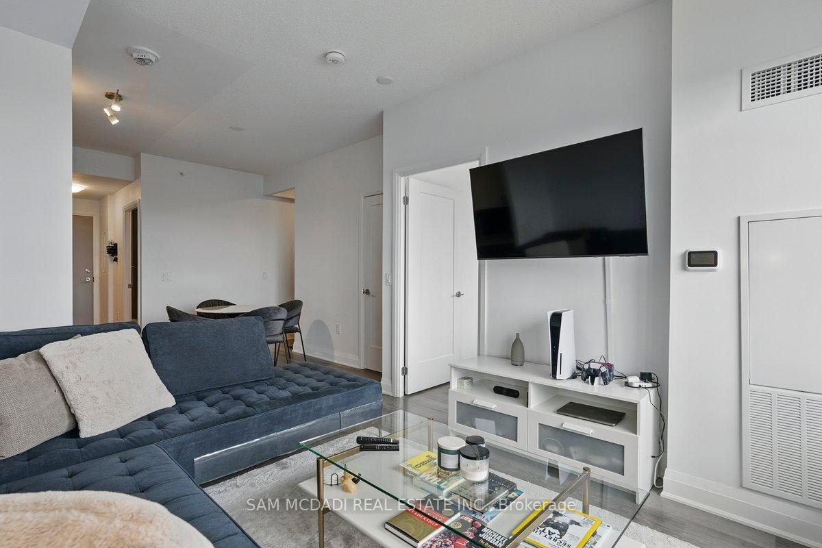 2 Bedrooms Condo at 3220 Sheppard, Toronto For sale