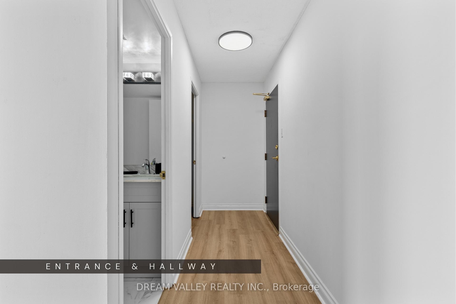 3 Bedrooms Condo at 330 Mccowan, Toronto For sale