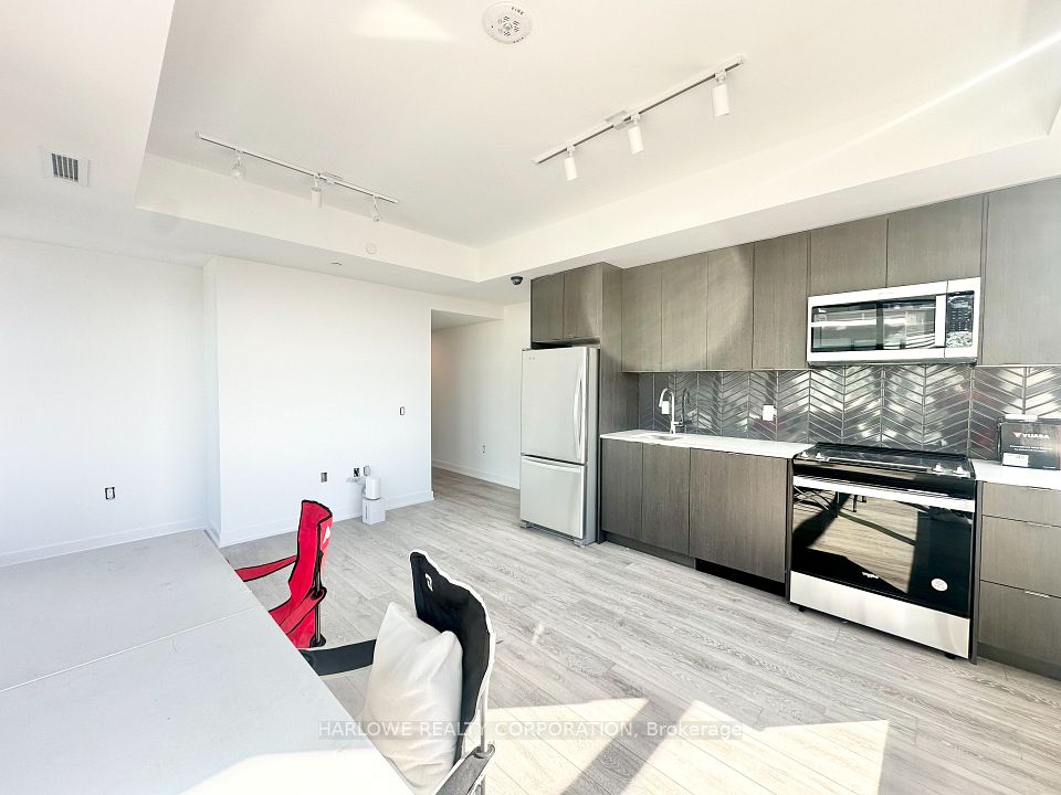 #436 D - 1614 Charles Street, Whitby, ON L1N 0P4