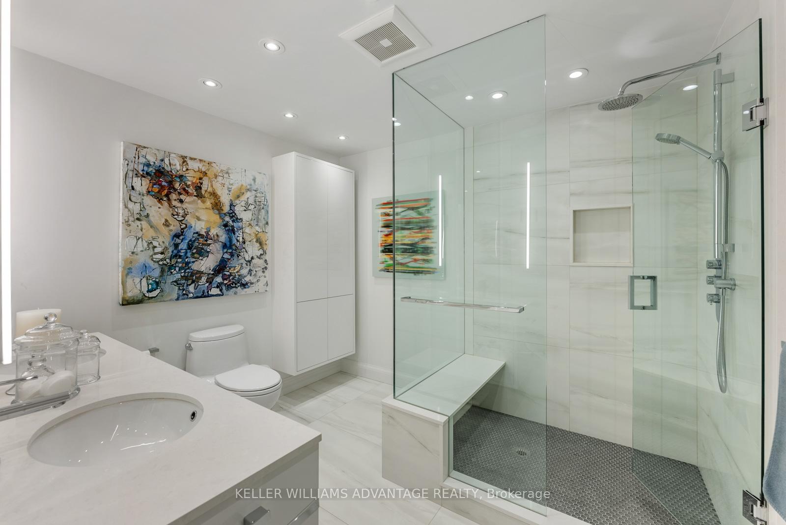 5 Bedrooms Condo at 211 Queens, Toronto For sale