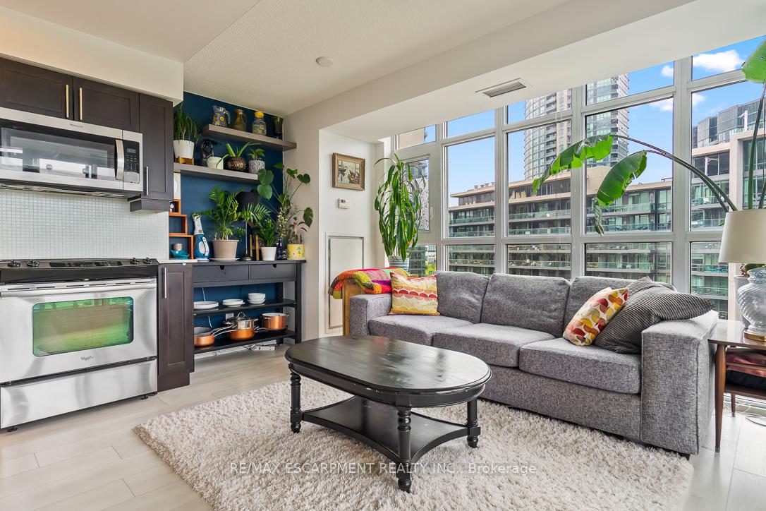 1 Bedroom Condo at 35 Bastion, Toronto For sale