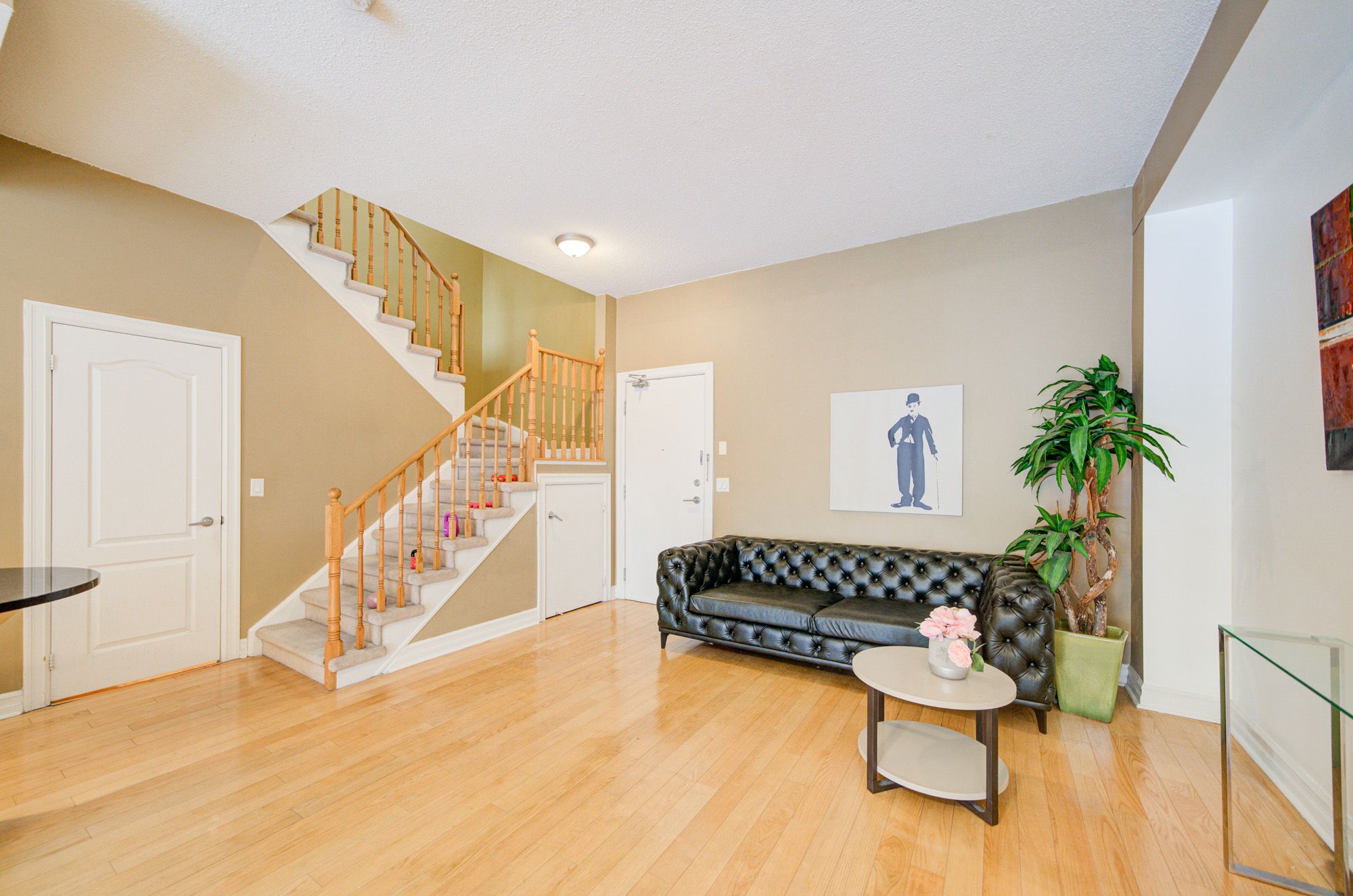 32 Kenaston Gardens TH103