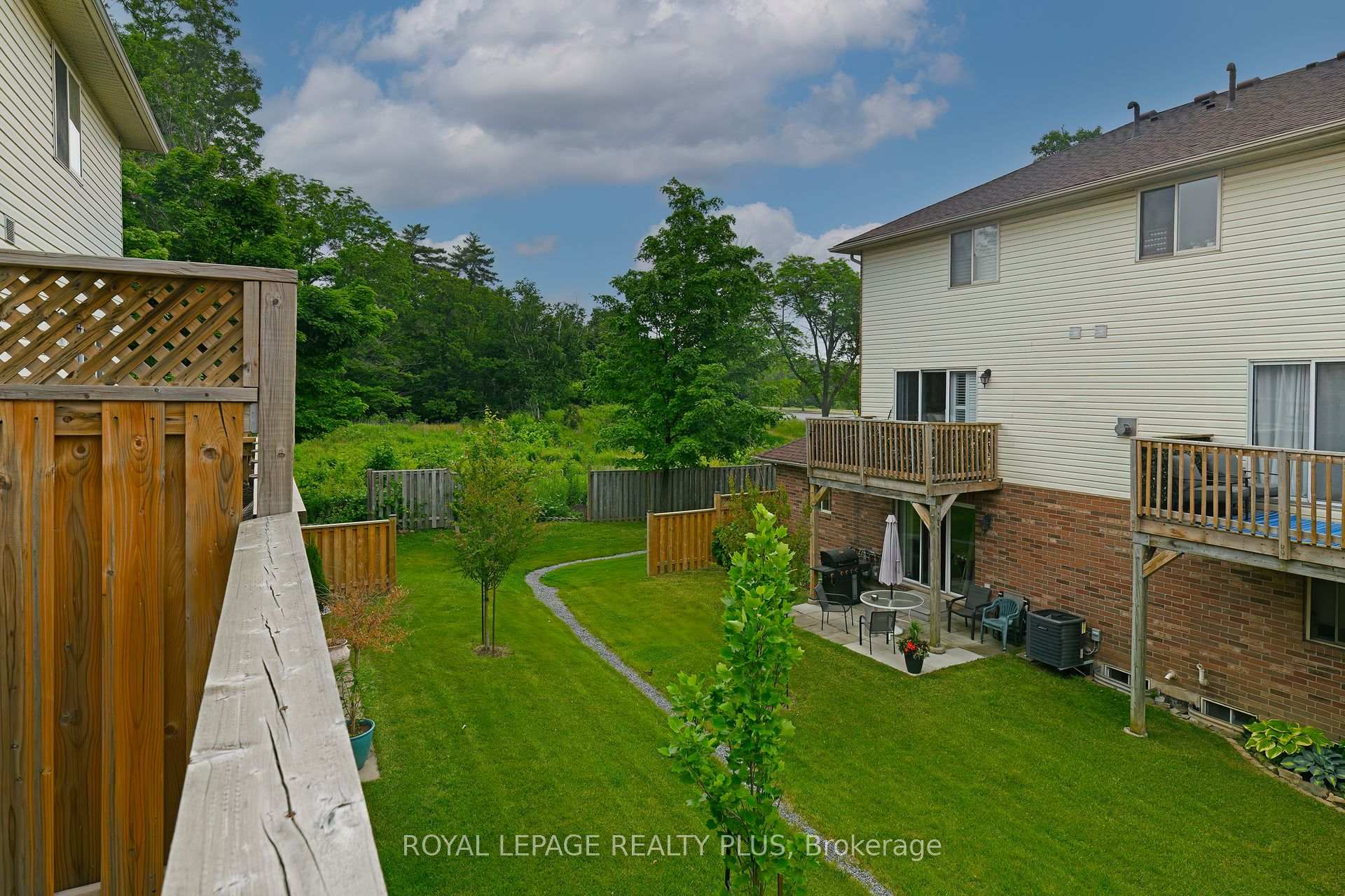 3 Bedrooms Condo at 4045 Upper Middle, Burlington For sale