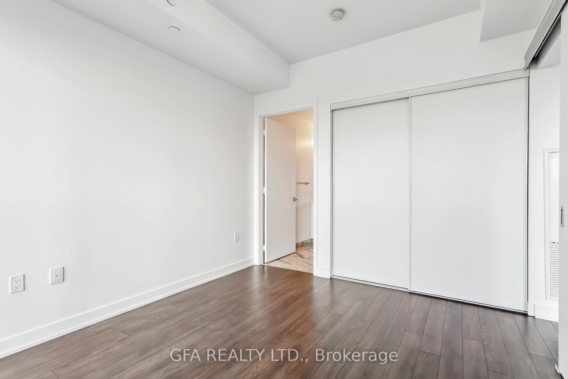 2 Bedrooms Condo at 30 Ordnance, Toronto For sale