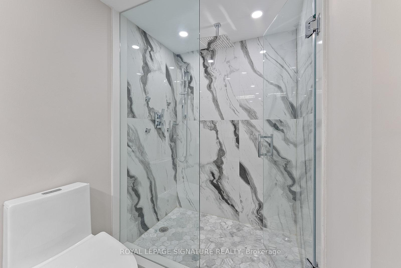 2 Bedrooms Condo at 77 Carlton,  Toronto For sale