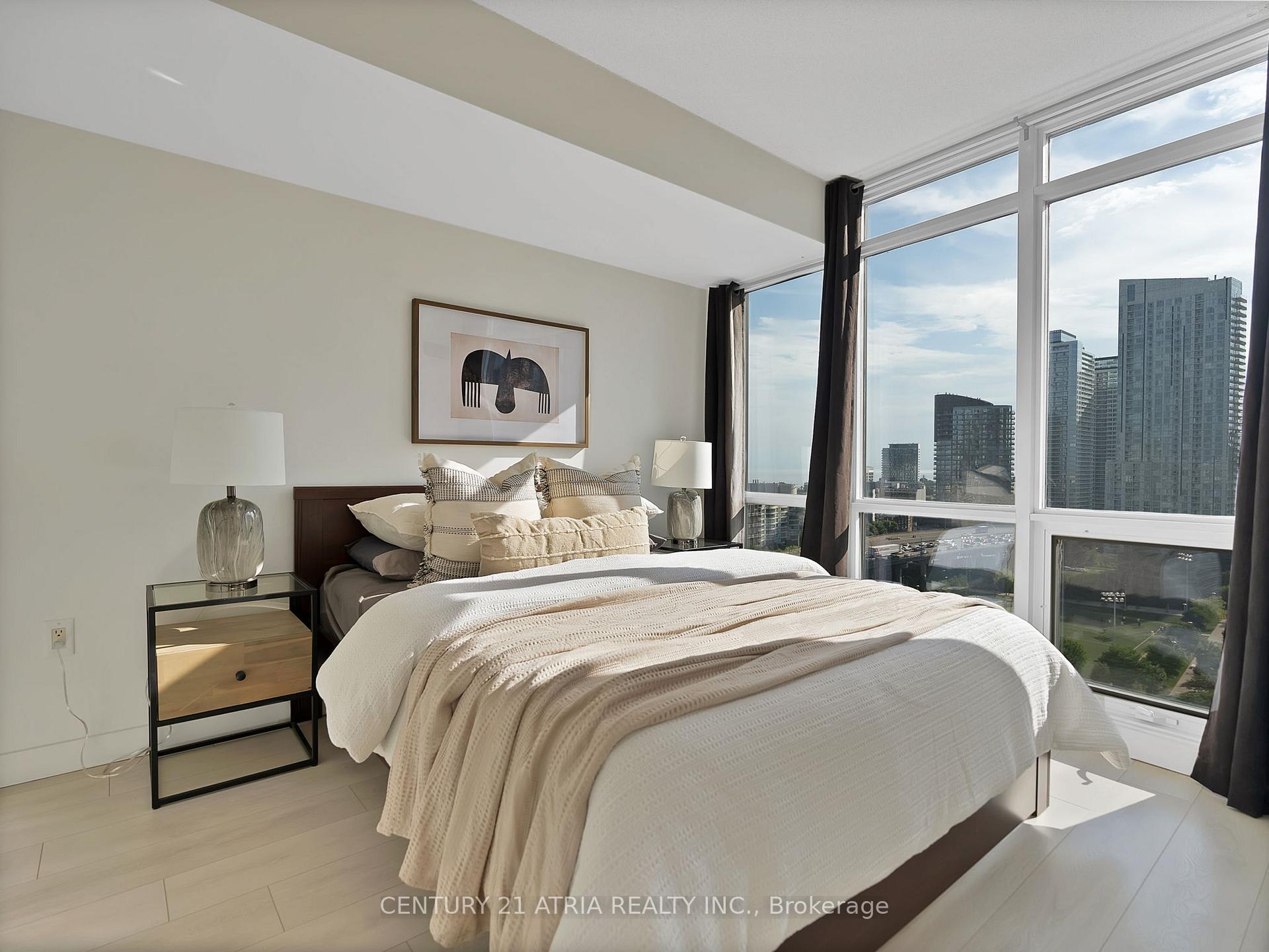 1 Bedroom Condo at 15 Fort York, Toronto For sale