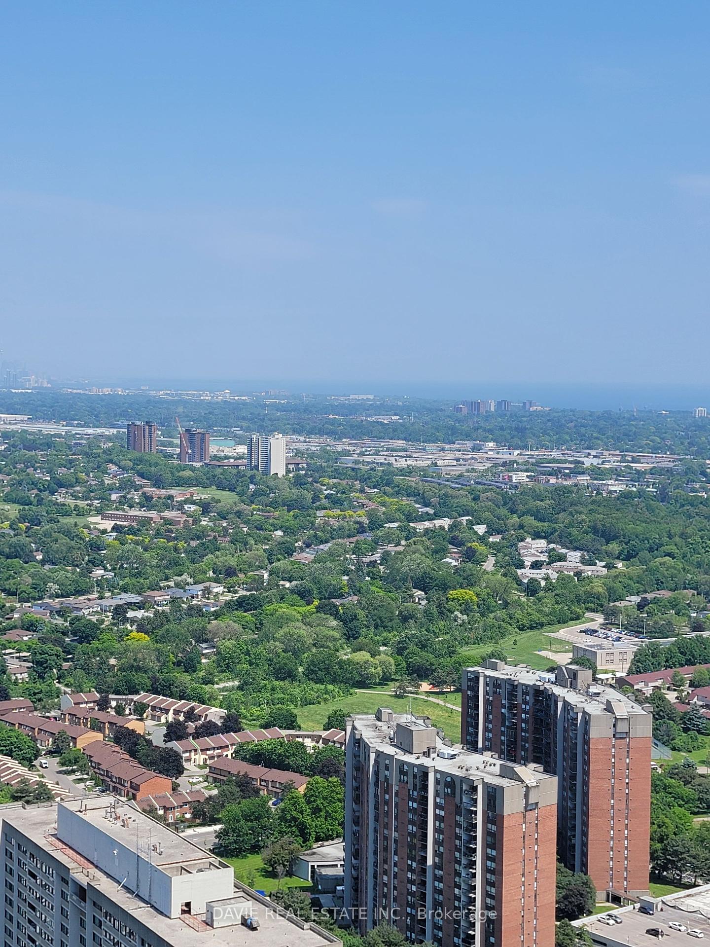 2 Bedrooms Condo at 30 Elm, Mississauga For sale