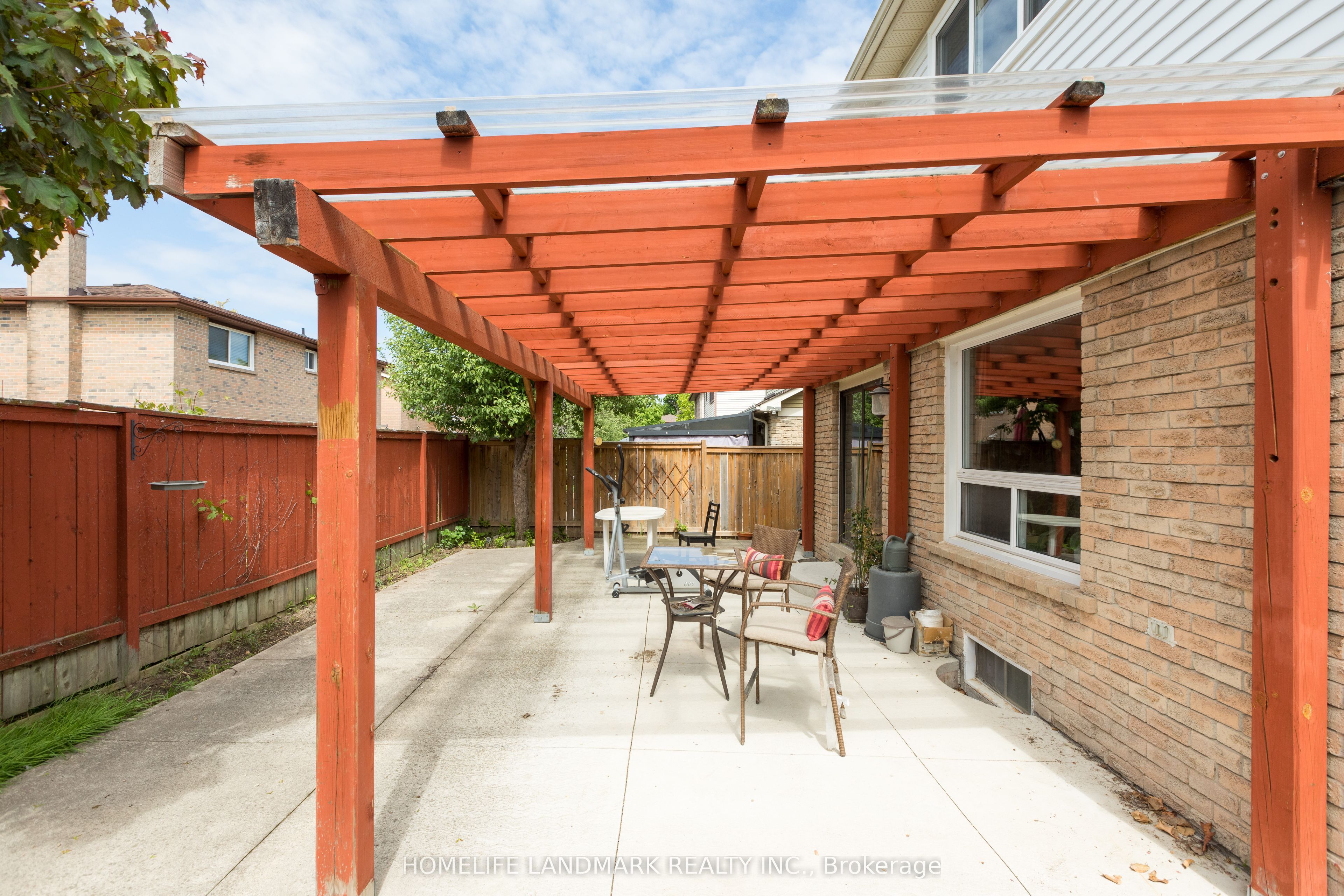 82 Dafoe Crescent