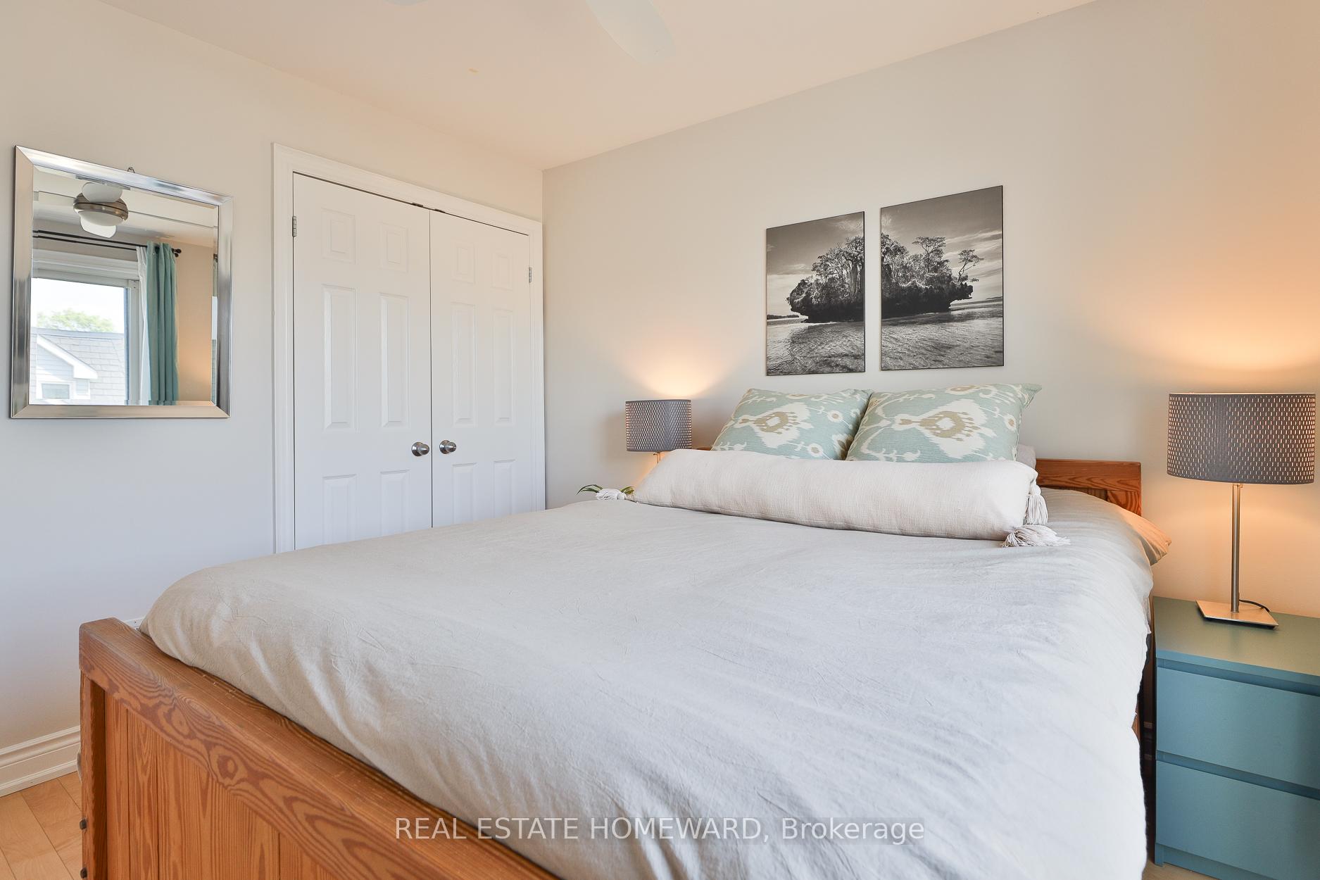3 Bedrooms Condo at 36 Rusholme Park, Toronto For sale