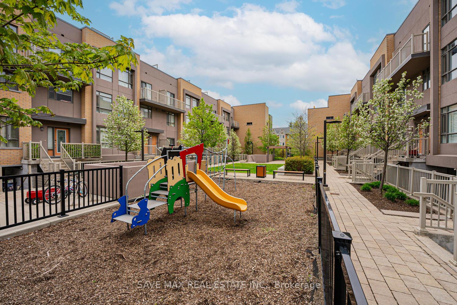 2 Bedrooms Condo at 1070 Progress, Toronto For sale