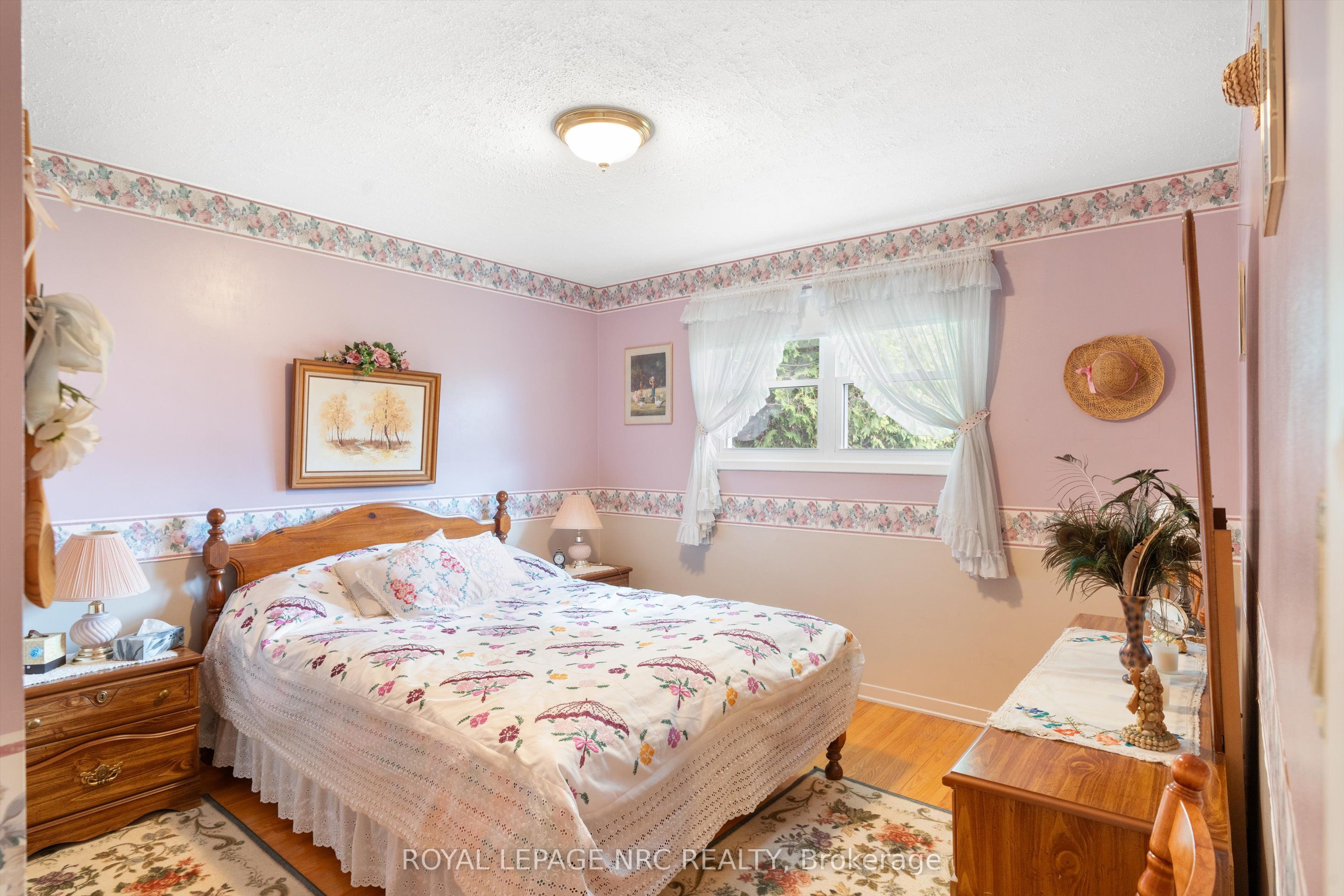 96 Lakeshore Road