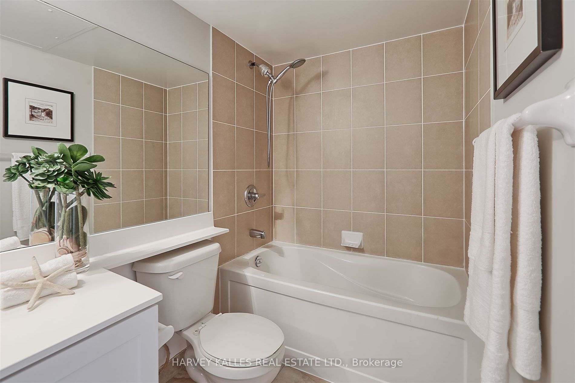 1070 Sheppard Avenue W 912