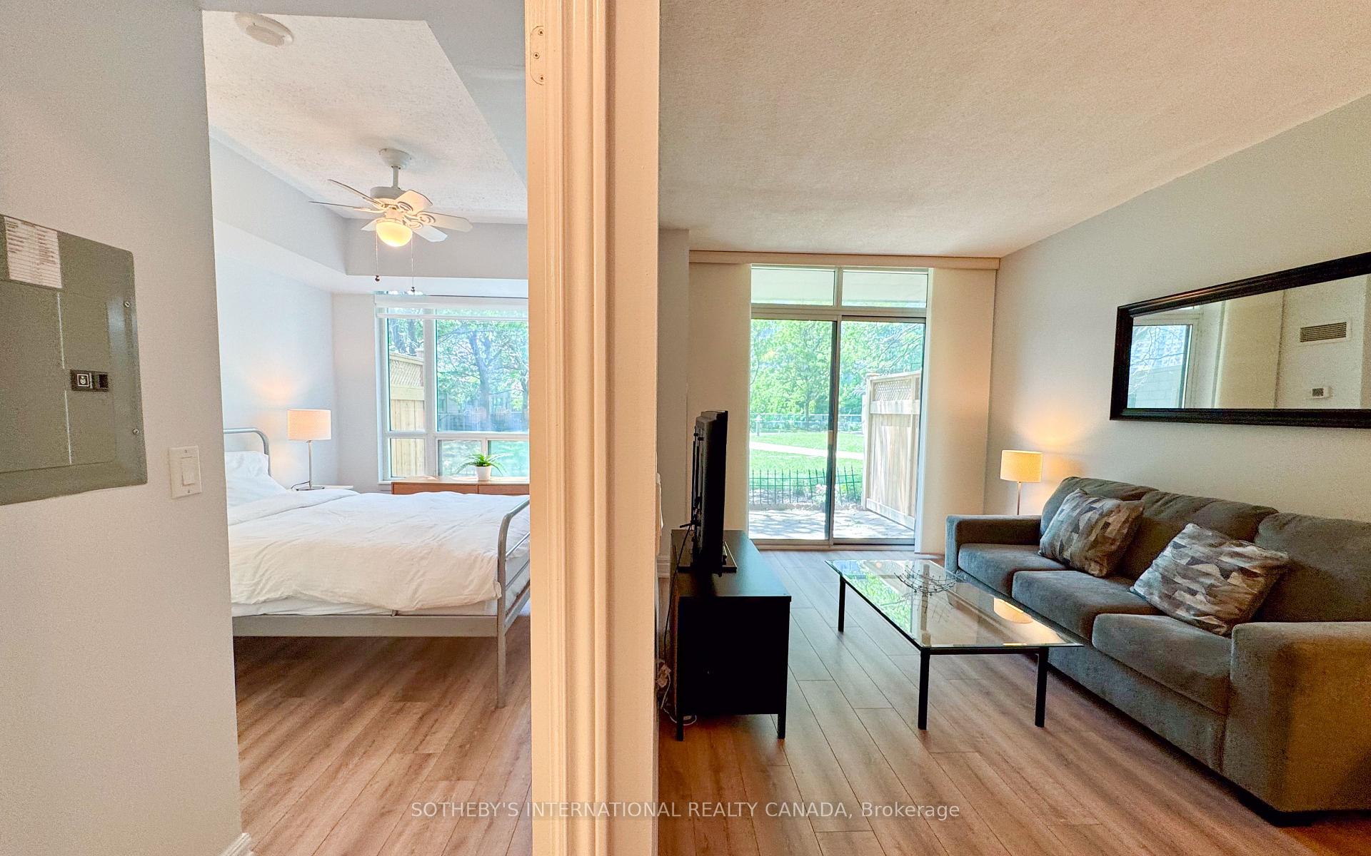 2 Bedrooms Condo at 70 Absolute, Mississauga For sale