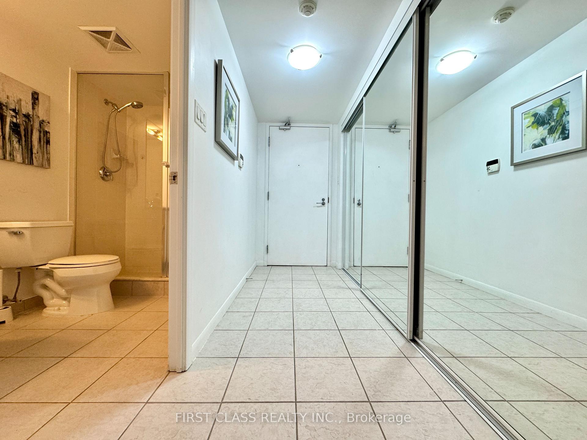 3 Bedrooms Condo at 38 Grenville, Toronto For sale