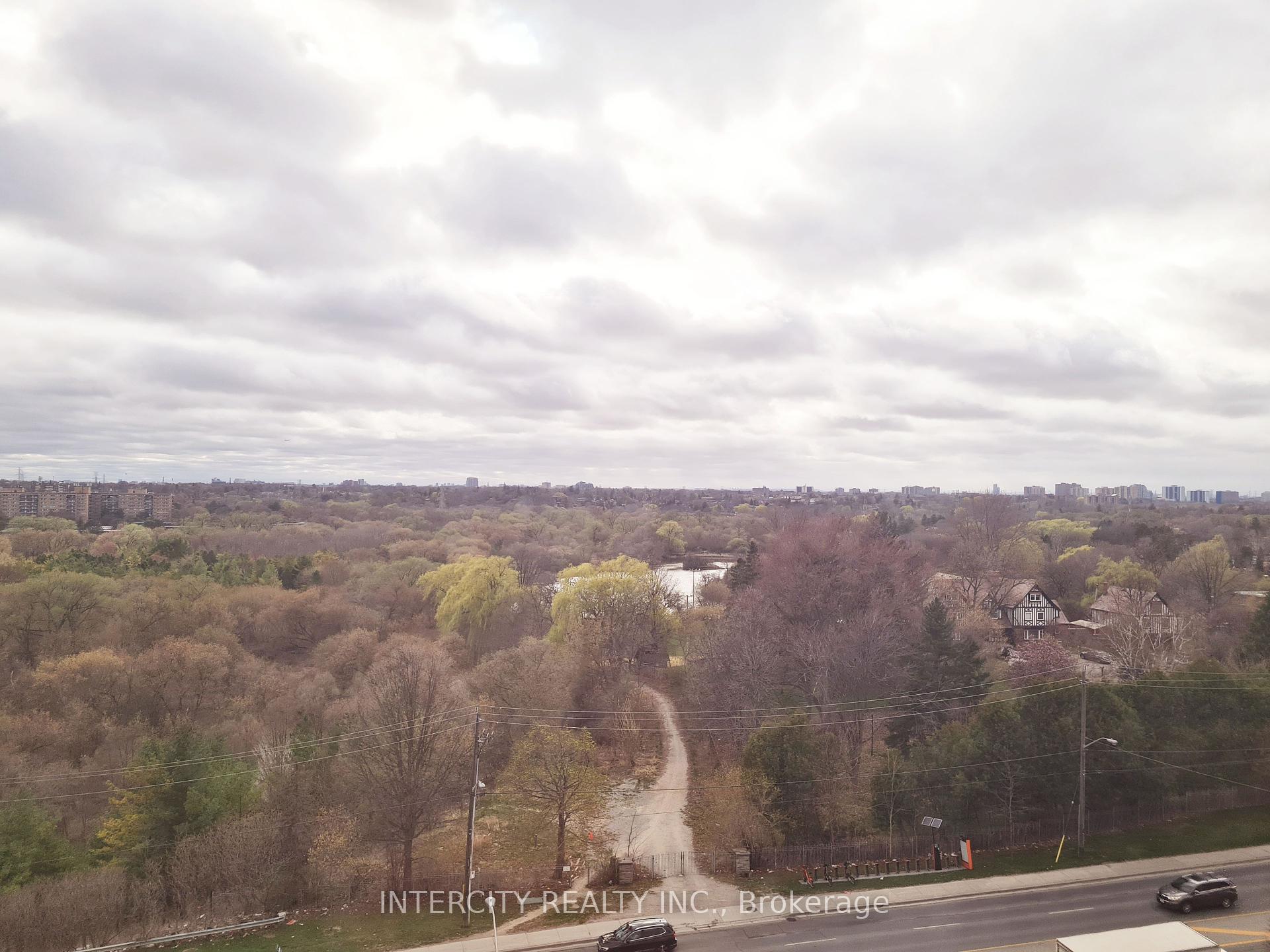 2 Bedrooms Condo at 3077 Weston, Toronto For sale