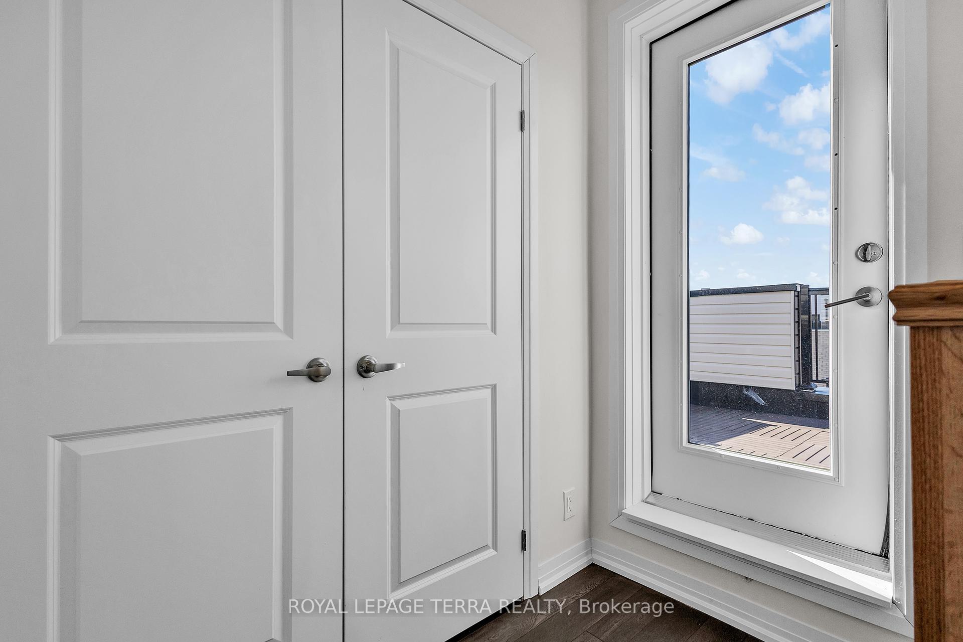 2 Bedrooms Condo at 25 Priya,  Toronto For sale