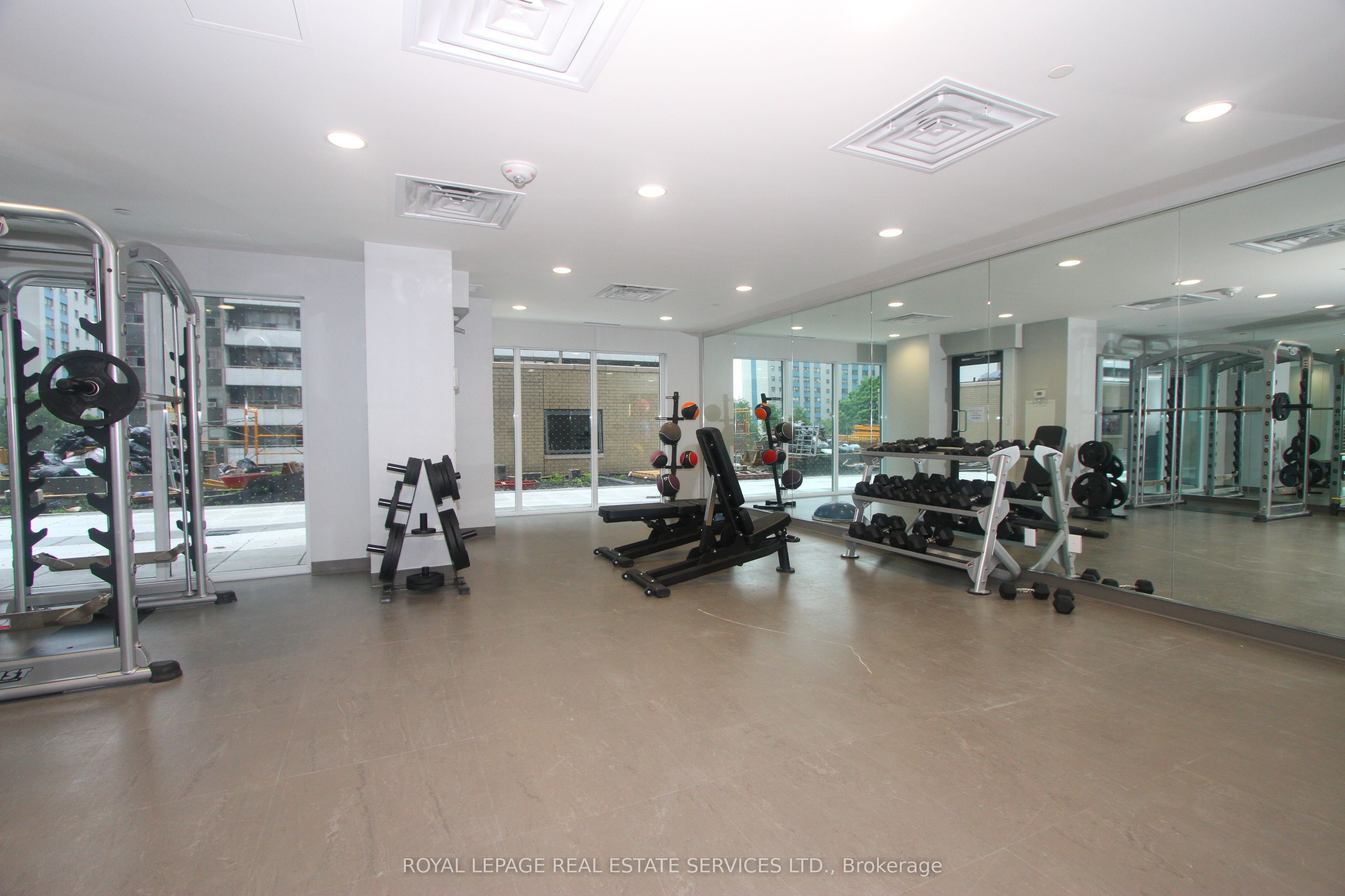 561 Sherbourne Street, #1709