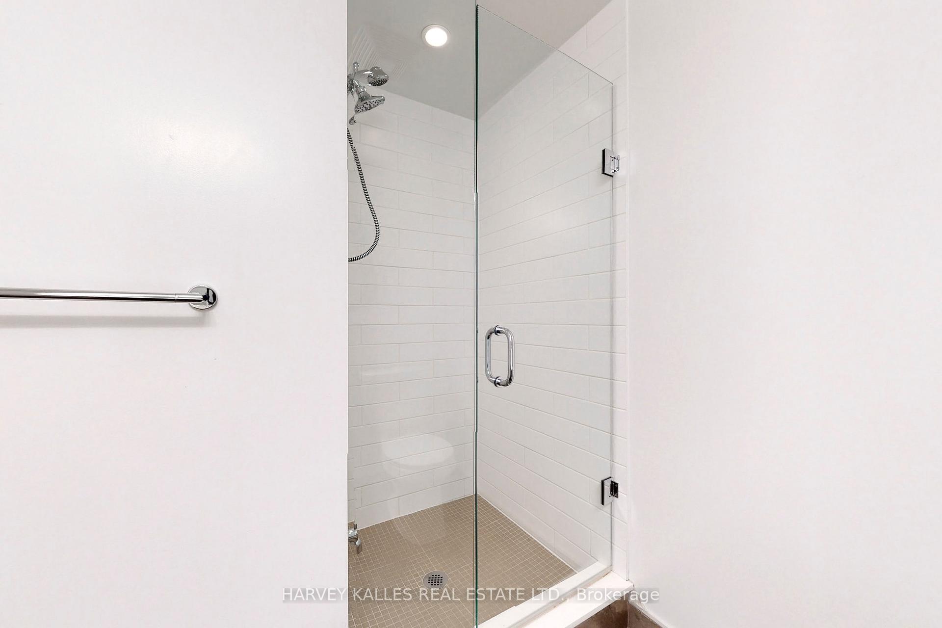 2 Bedrooms Condo at 2200 Lake Shore, Toronto For sale