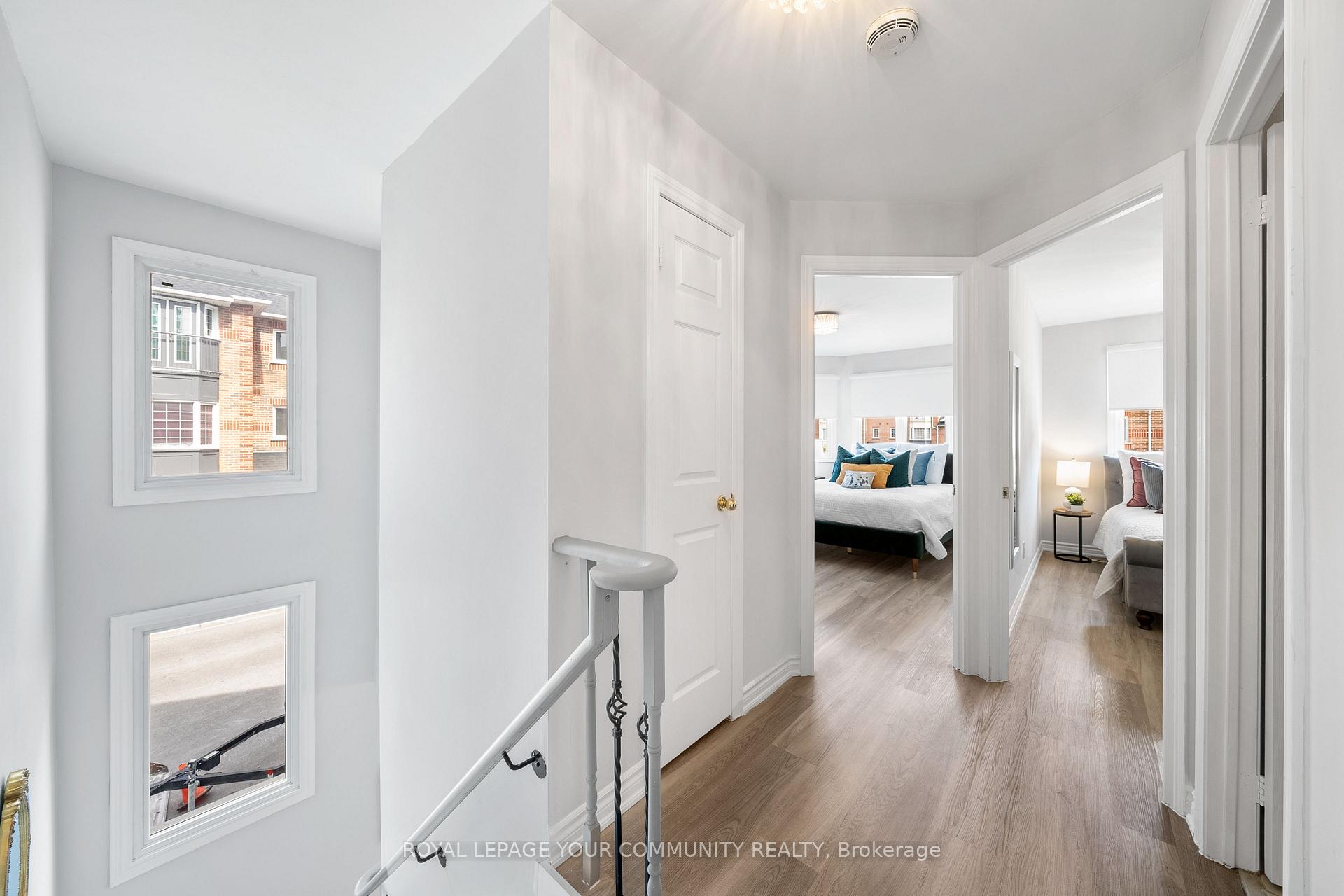 3 Bedrooms Condo at 151 Townsgate,  Vaughan For sale