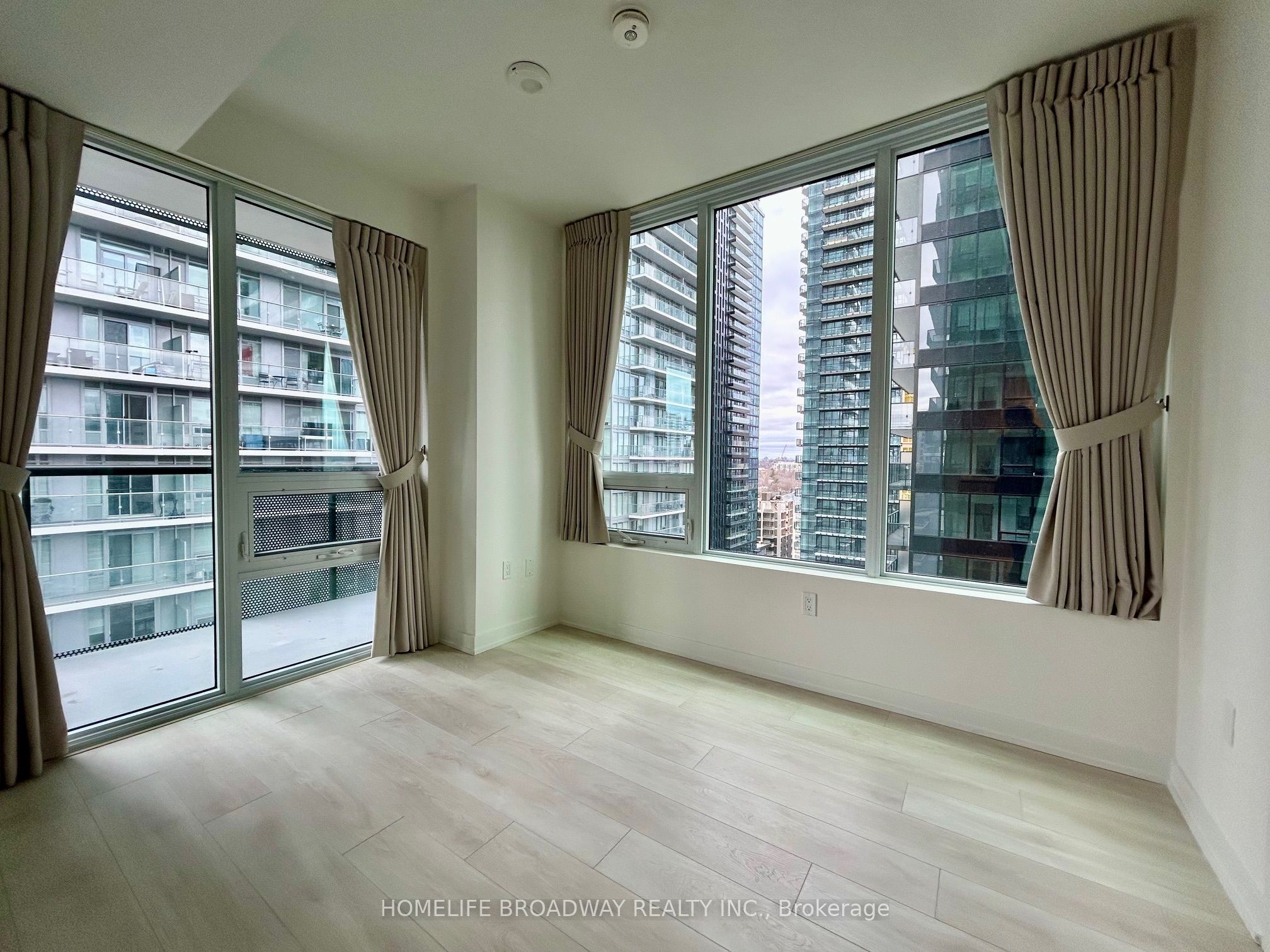 127 Broadway Avenue, #1505S