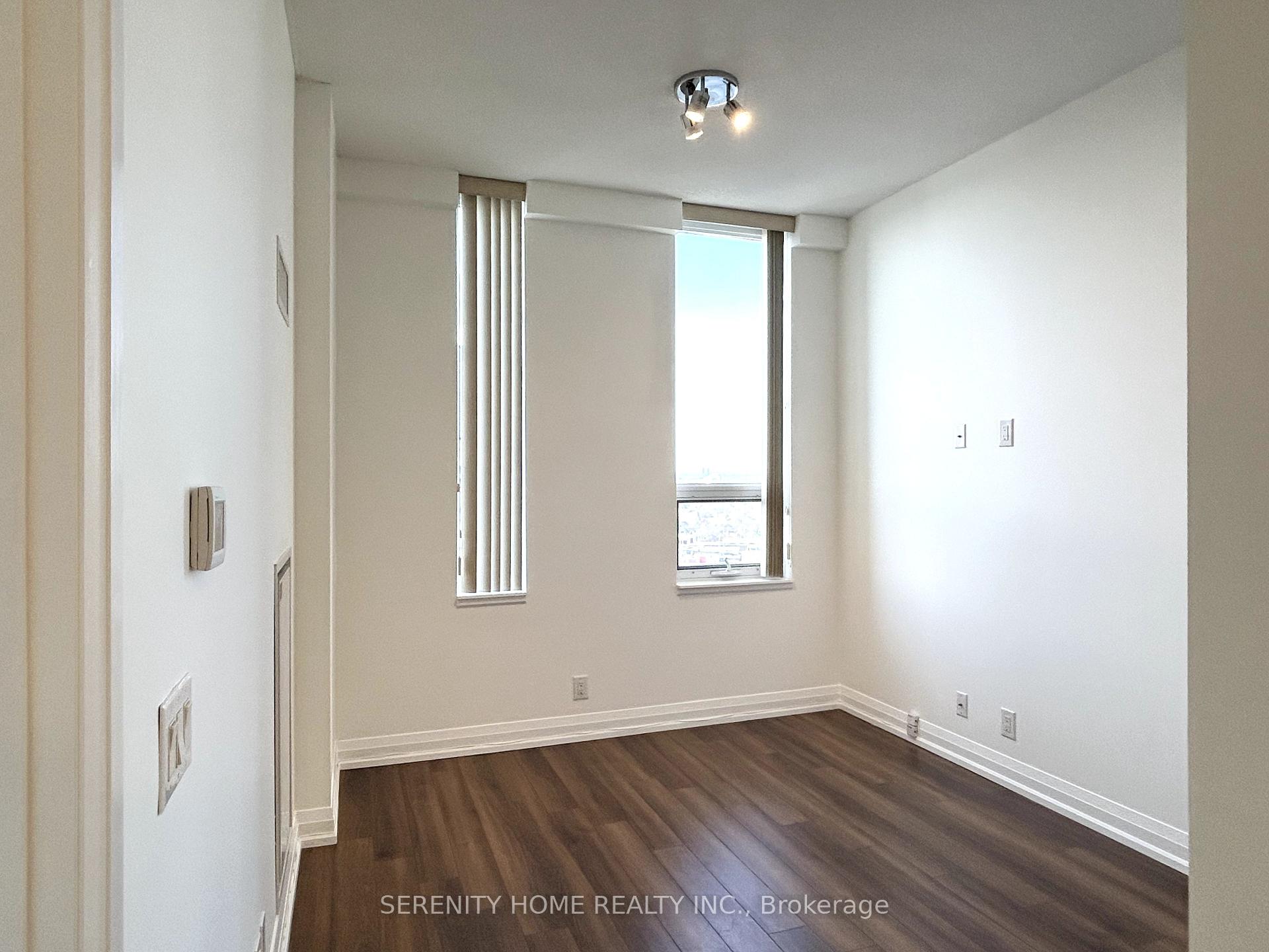3 Bedrooms Condo at 85 The Donway,  Toronto For sale