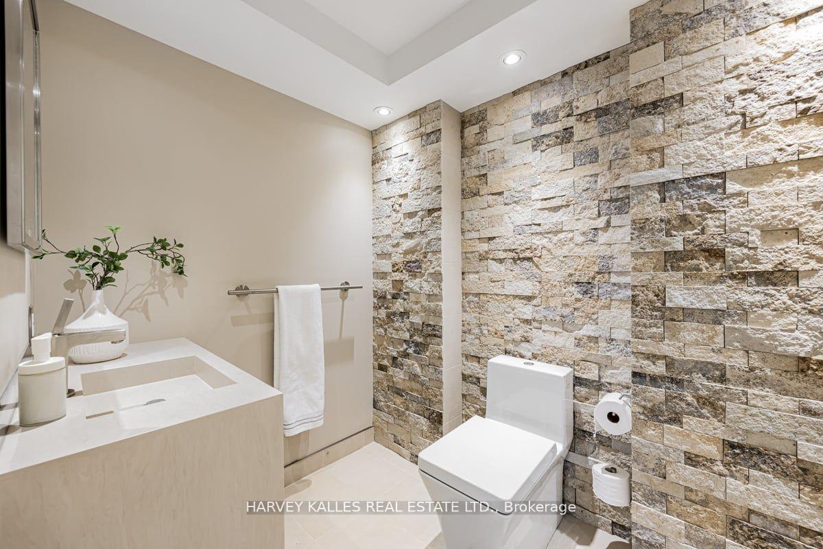 3 Bedrooms Condo at 447 Walmer, Toronto For sale