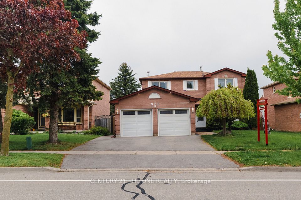 971 Leslie Valley Drive, Newmarket, ON L3Y 7E7