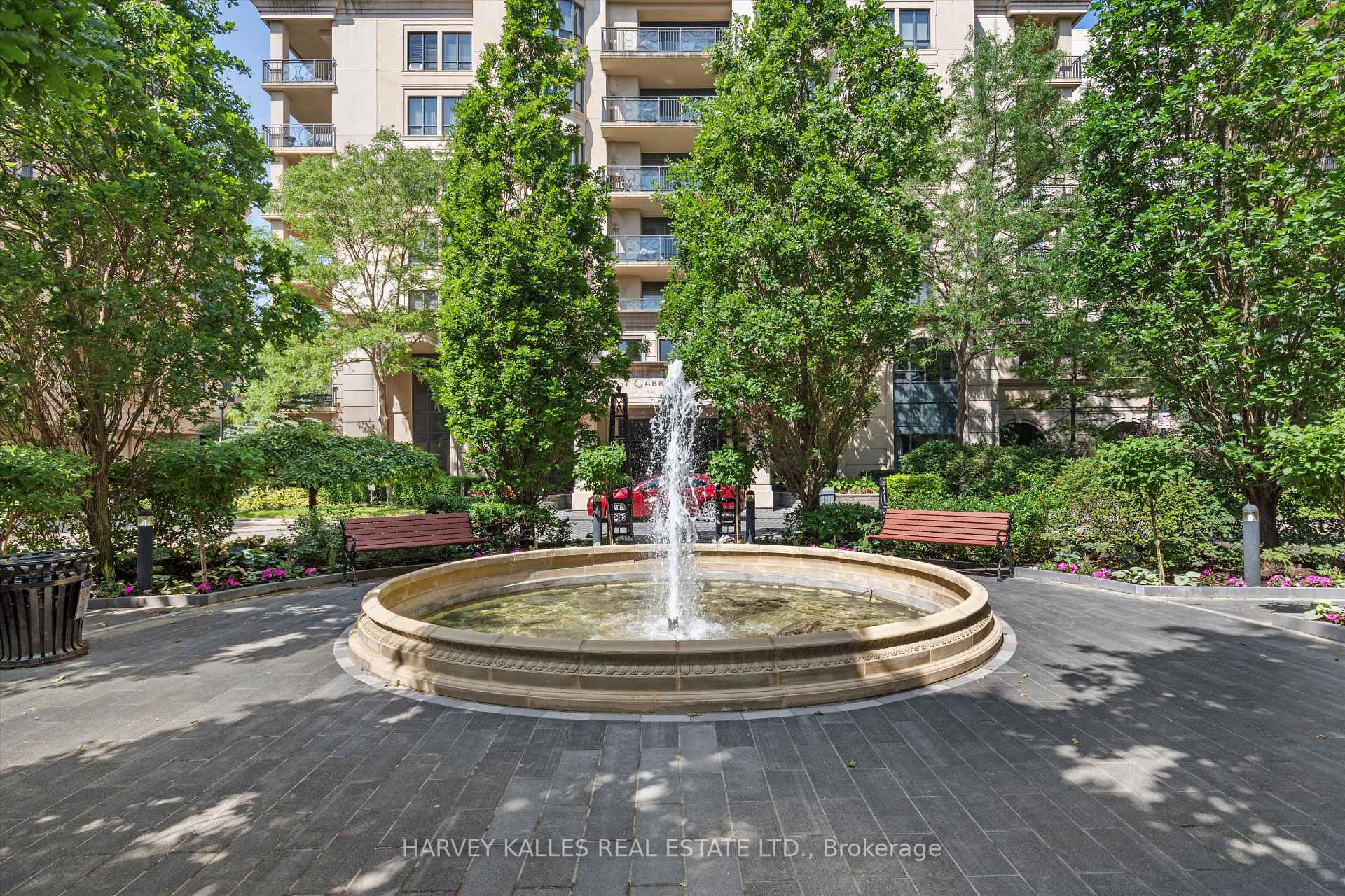 3 Bedrooms Condo at 662 Sheppard, Toronto For sale