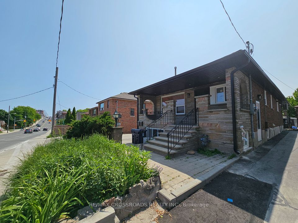 2170B Dufferin