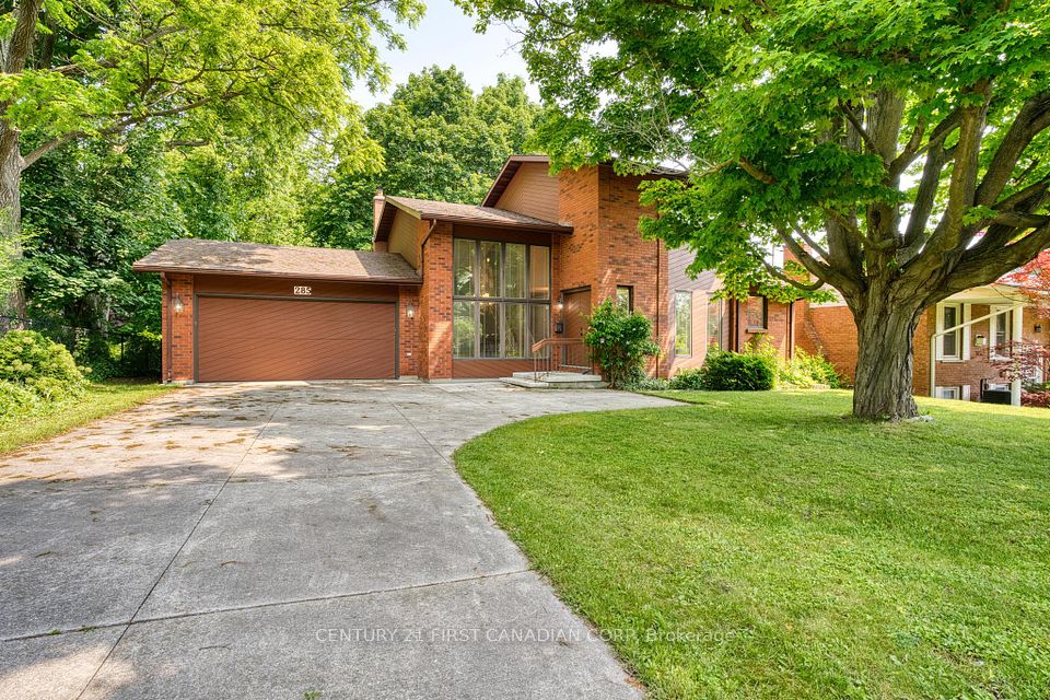 285 Riverside