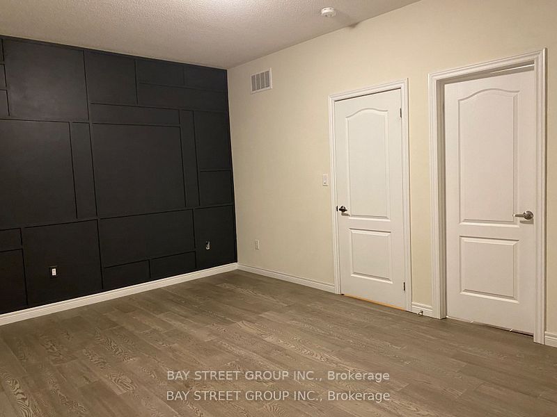 https://trreb-image.ampre.ca/Iaf3AijJQyMD6OZ1YWBZf6b0ppuQ1QizcpLETNROMMQ/rs:fit:960:960/wm:.5:so:0:50:.4/wmsh:10/wmt:PHNwYW4gZm9yZWdyb3VuZD0nd2hpdGUnIGZvbnQ9JzY4Jz5CQVkgU1RSRUVUIEdST1VQIElOQy4sIEJyb2tlcmFnZTwvc3Bhbj4/cb:20250419204421/L3RycmViL2xpc3RpbmdzLzQxLzAxLzQyLzM3L3AvZDZlNTI1ZGUtZTRlNy00MDhiLWI5NDAtNTI4M2M2MGZkZWExLmpwZw.jpg