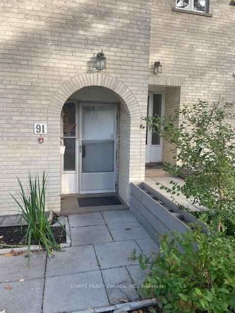 3 Bedrooms Condo at 91 Scenic Mill,  Toronto For sale