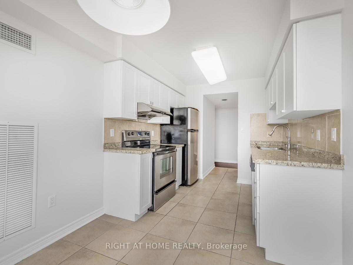 3 Bedrooms Condo at 88 Grandview,  Toronto For sale