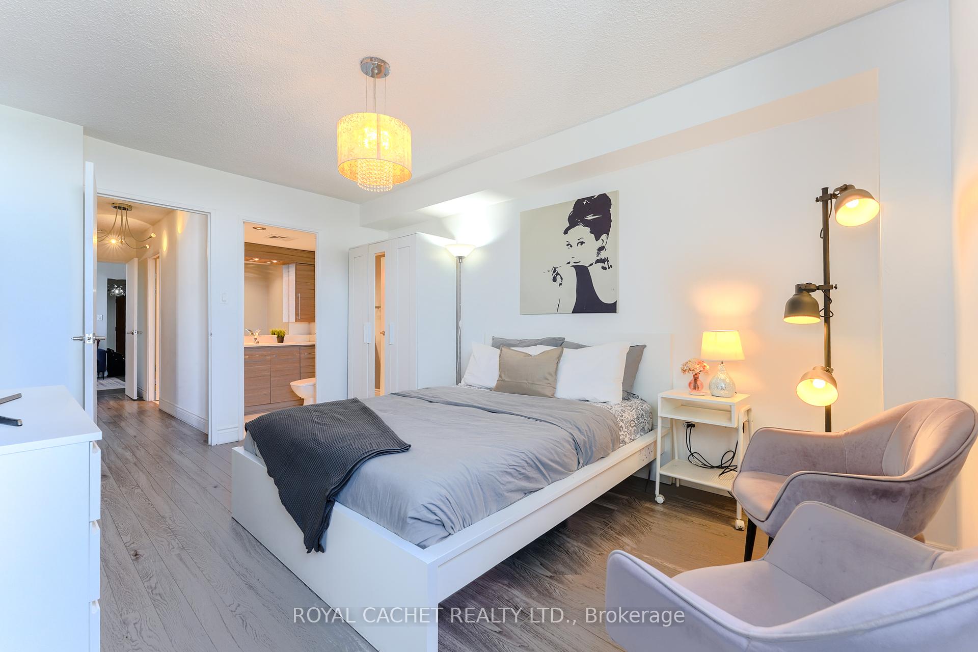 3 Bedrooms Condo at 75 Graydon Hall, Toronto For sale
