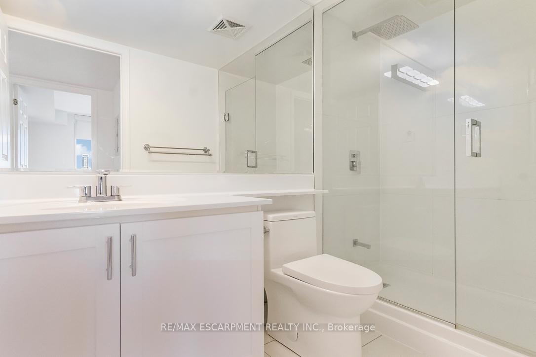 1 Bedroom Condo at 18 Kenaston, Toronto For sale