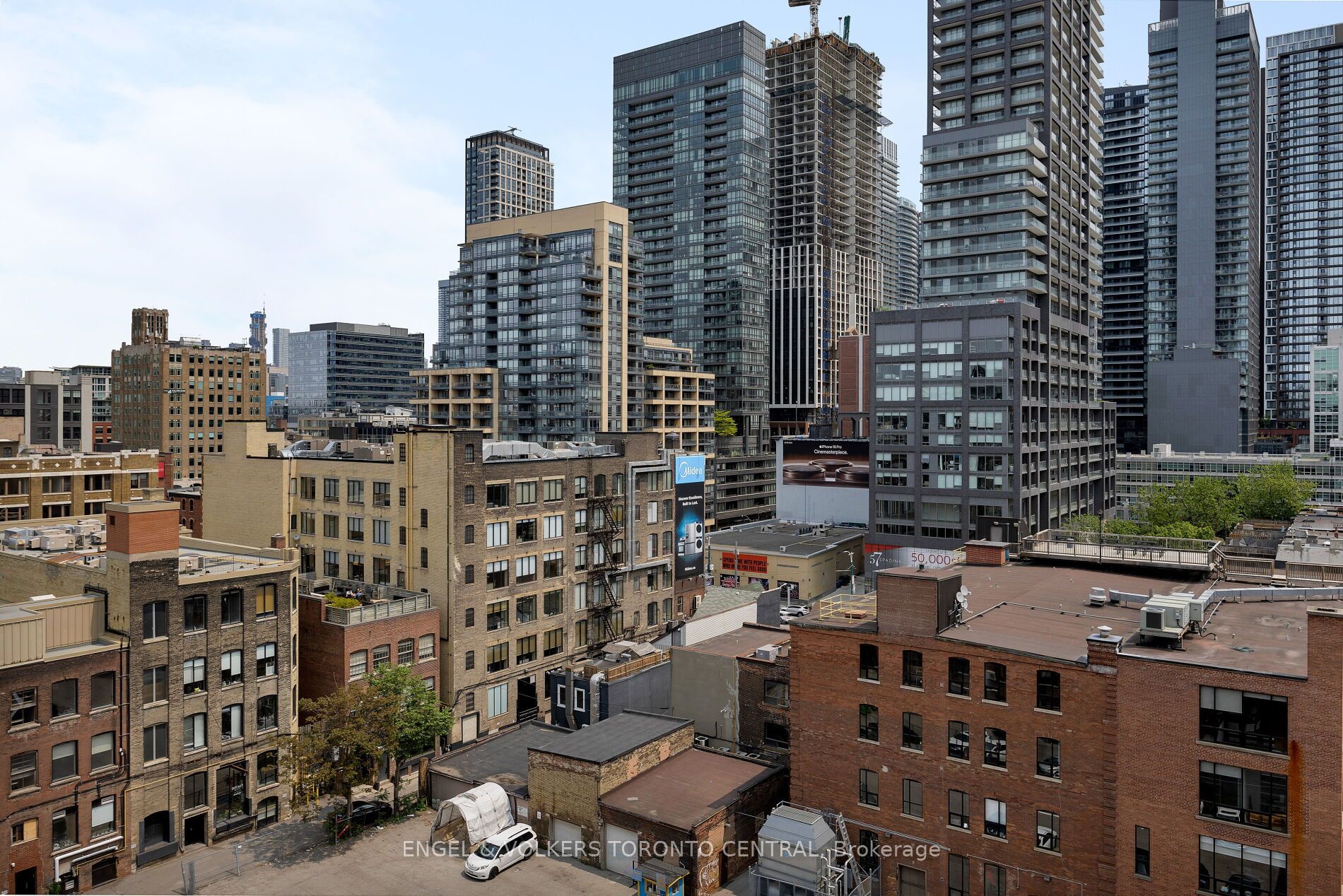 400 Wellington Street W, #1001