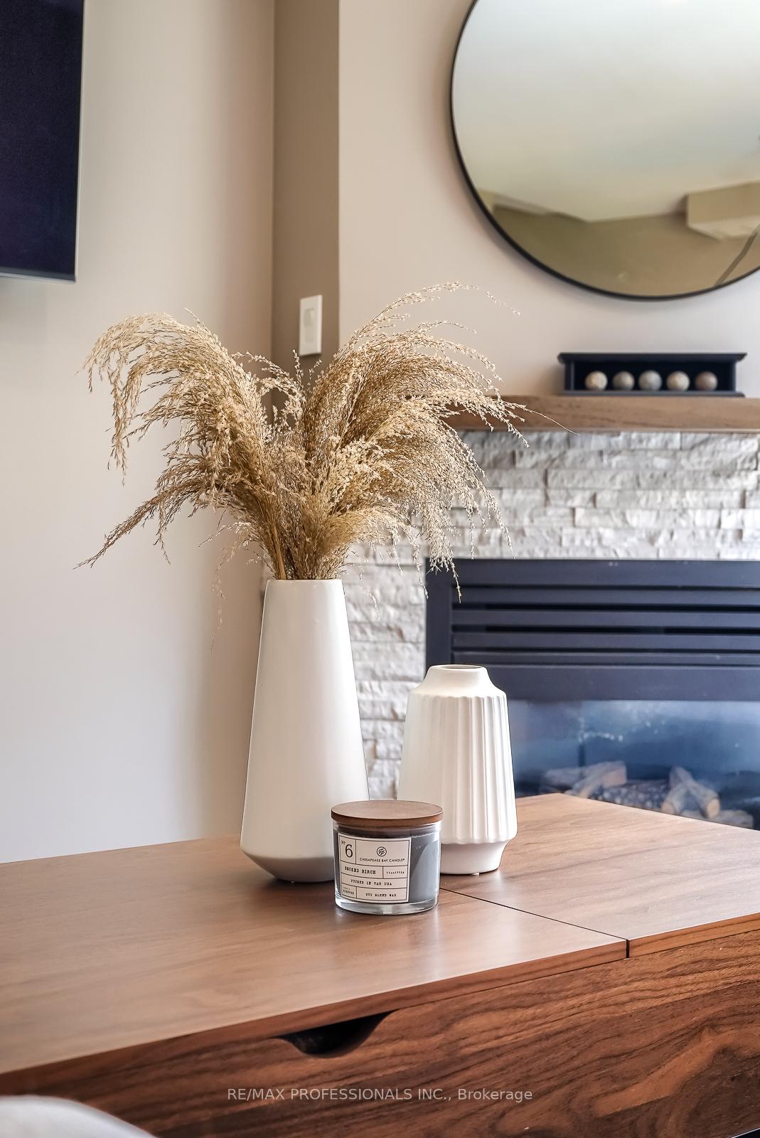 3 Bedrooms Condo at 32 Stadium, Toronto For sale