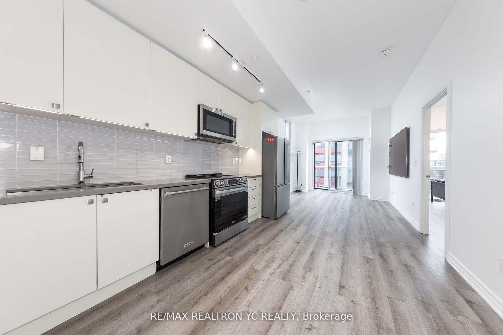 2 Bedrooms Condo at 621 Sheppard, Toronto For sale