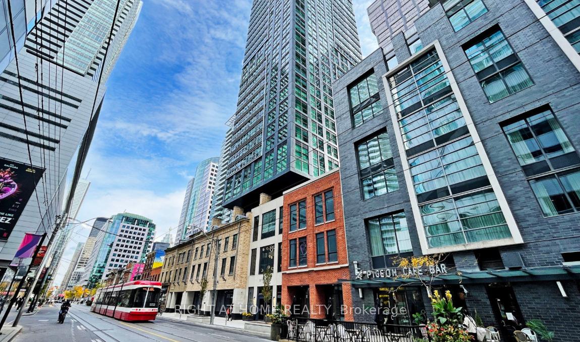 1 Bedroom Condo at 327 King, Toronto For sale