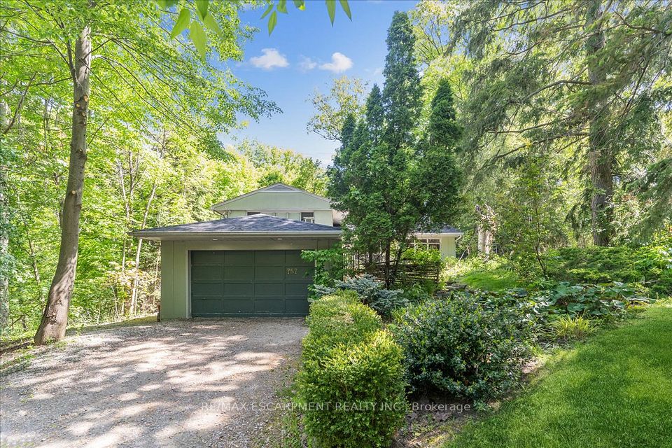 757 Meadow Wood