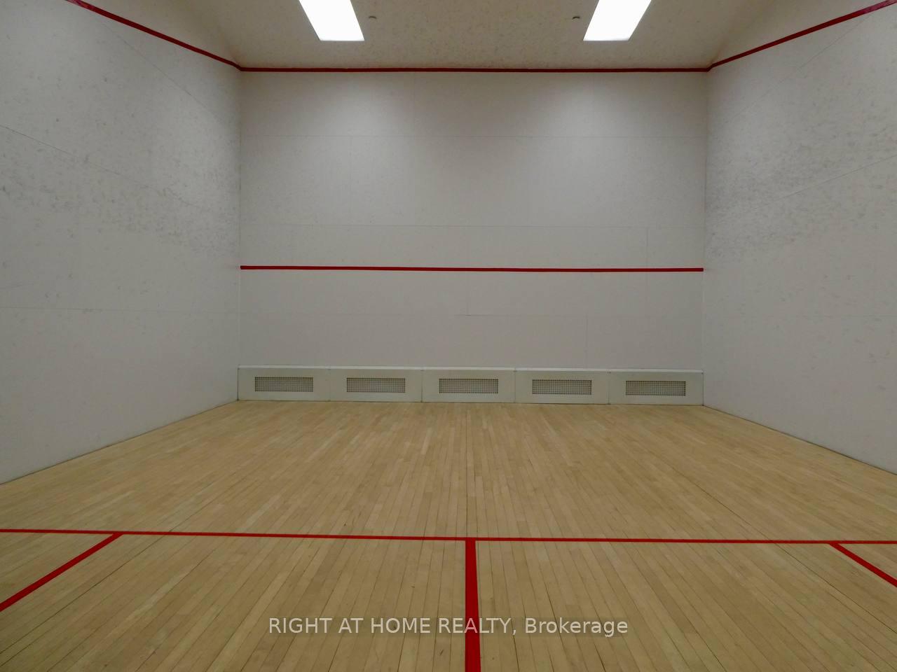 2 Bedrooms Condo at 1001 Bay, Toronto For sale