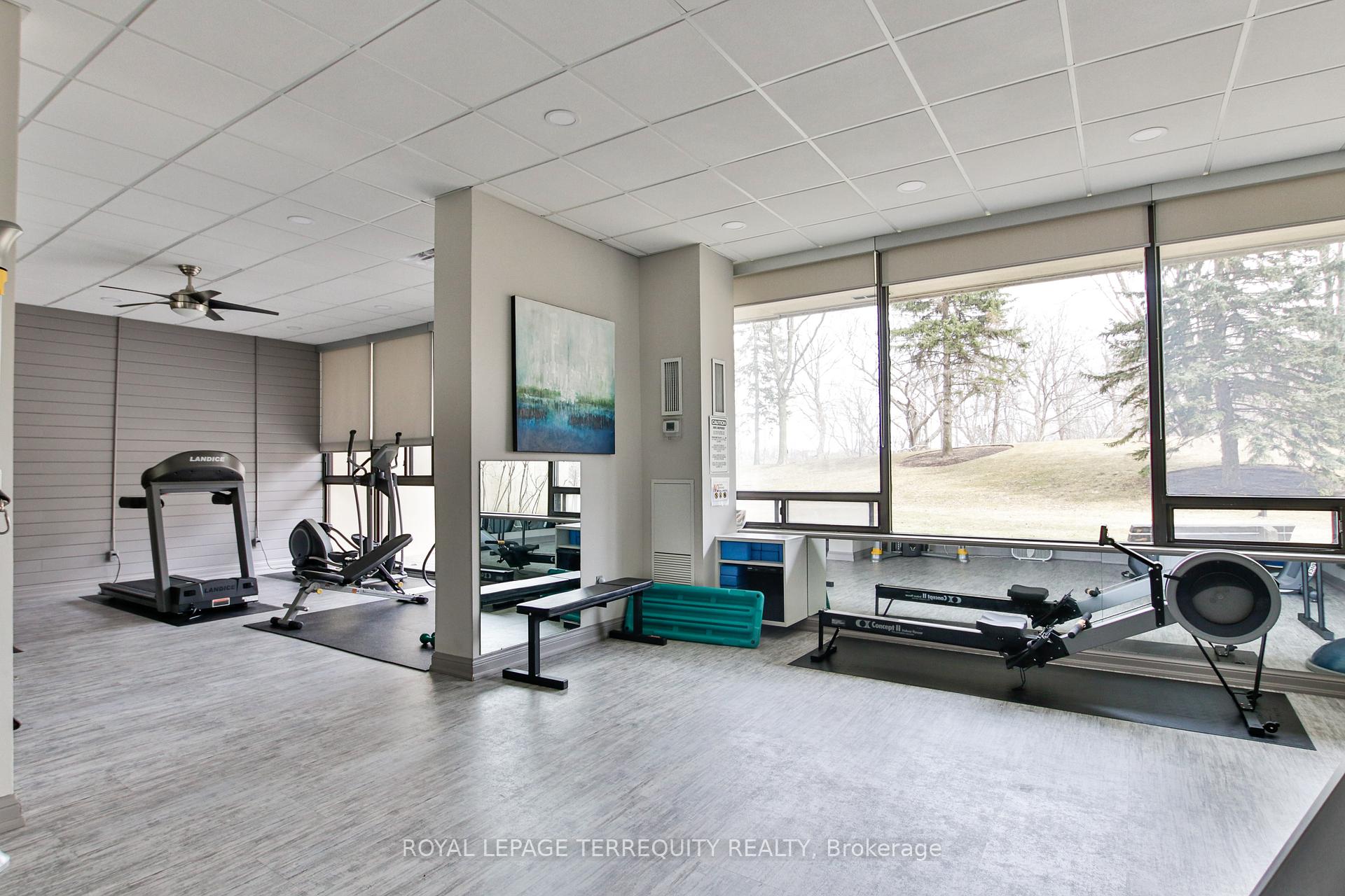 2 Bedrooms Condo at 75 Wynford Heights, Toronto For sale