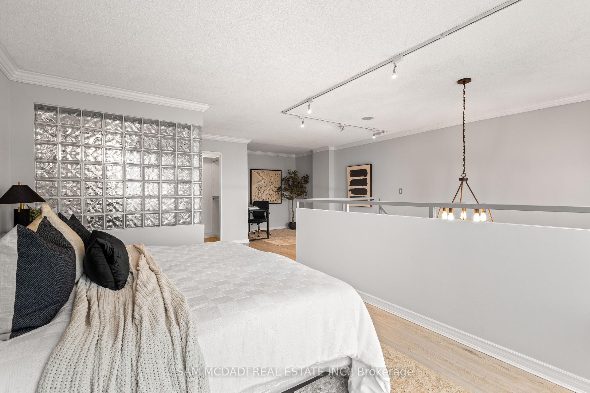 2 Bedrooms Condo at 250 Manitoba, Toronto For sale