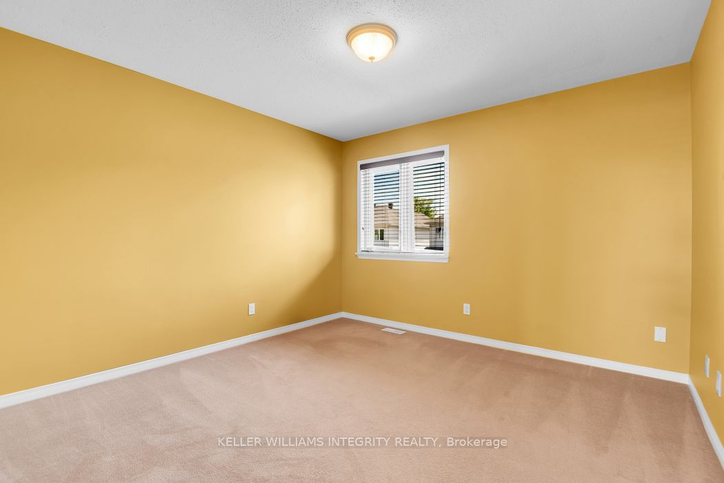 1042 Rocky Harbour Crescent