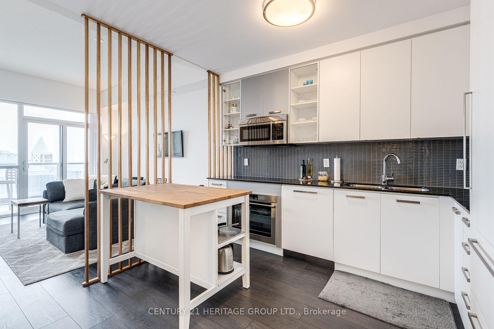2 Bedrooms Condo at 5168 Yonge, Toronto For sale