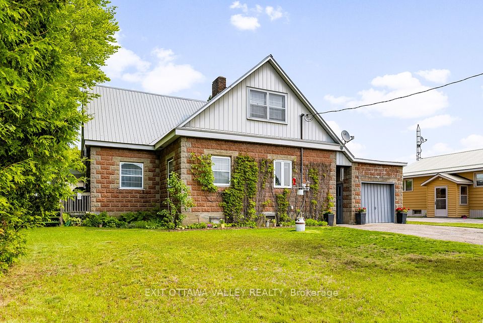 117 Bay Street, Madawaska Valley, ON K0J 1B0